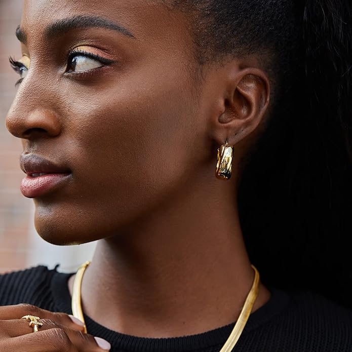 FRUMOS 18K Gold Plated Chunky Hoop Earrings for Women Fashion Thick Gold Hoops Set Jewelry for Birthday Christmas Gifts