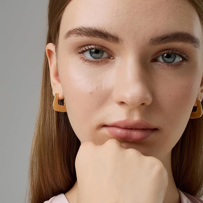 FRUMOS 18K Gold Plated Chunky Hoop Earrings for Women Fashion Thick Gold Hoops Set Jewelry for Birthday Christmas Gifts