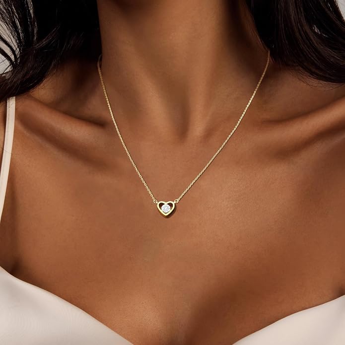 Airmb Cute Heart Necklace for Women Gold/Silver Plated Heart Pendant Choker Necklaces Tendy Love Heart Chain Necklace Dainty Gold/Silver Necklace Jewelry Gifts for Women