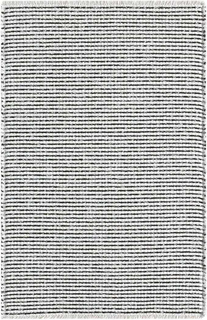 LUXE WEAVERS Two-Tone Fringed Area Rug Black 2x3