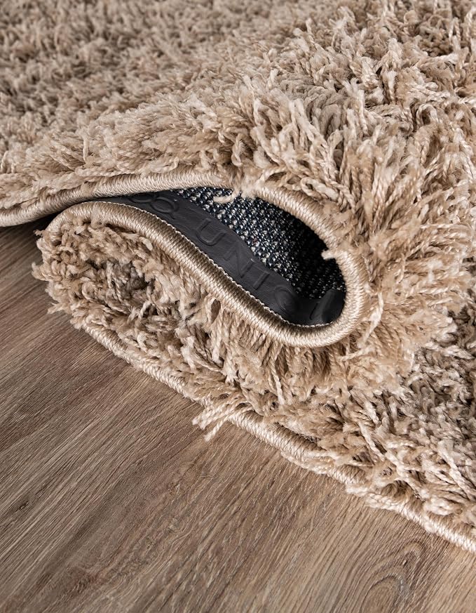 Unique Loom Solid Shag Collection Area Rug (7' 10" x 10' Rectangle, Taupe) | Modern Solid rug, stain and water resistant, doesn't shed, easy to clean, kid and pet friendly. Ideal for the living room.