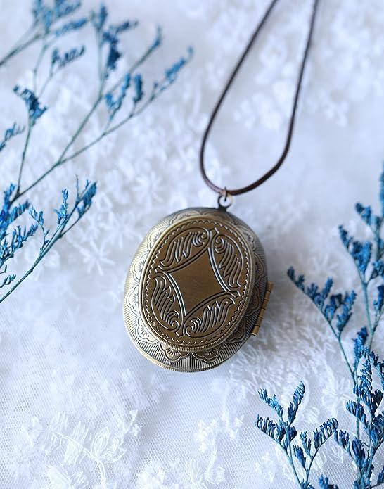 Handmade Oval Shaped Photo Locket with dried Pressed Flowers Locket pendant Necklace