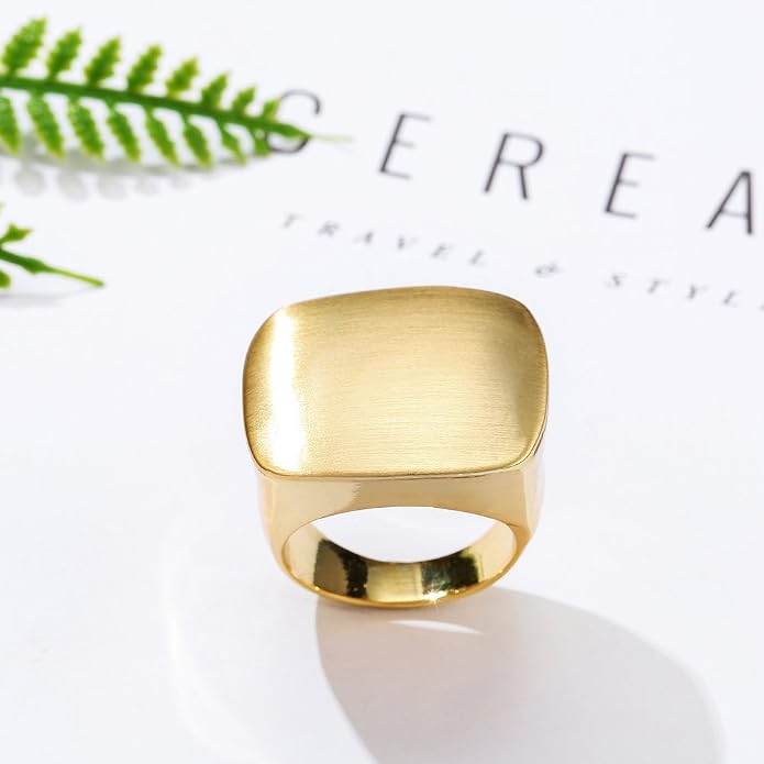 Mytys Statement Chunky Ring Square Gold Plated, Minimalist Modern Geometric Dome Fashion Rings for Women, Trendy Oversized Band Ring Jewelry Gift
