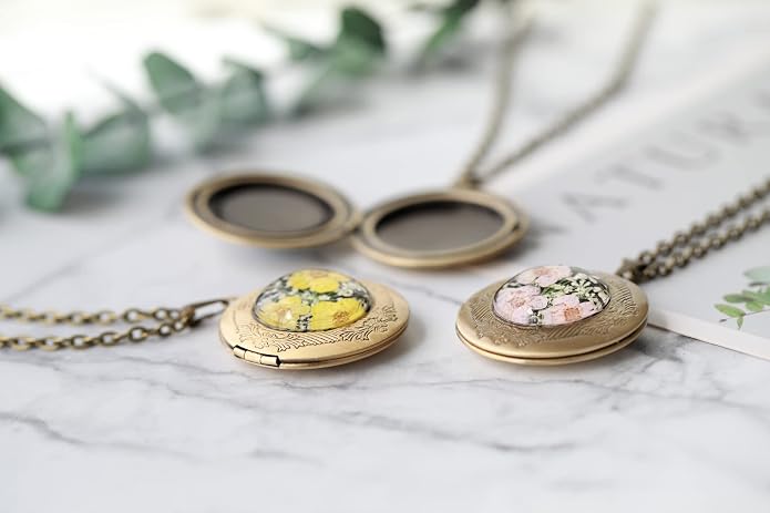 Handmade Oval Shaped Photo Locket with dried Pressed Flowers Locket pendant Necklace