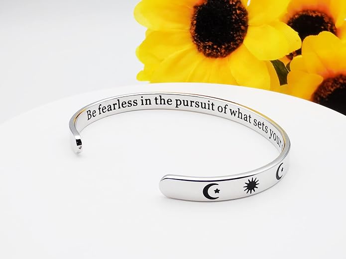 Dczosily Inspirational Bracelets for Women Stainless Steel Cuff Bracelet Engraved Jewelry Motivational Bangles Personalized Gifts for Best Friend/Mom