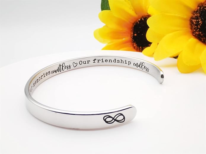 Dczosily Inspirational Bracelets for Women Stainless Steel Cuff Bracelet Engraved Jewelry Motivational Bangles Personalized Gifts for Best Friend/Mom