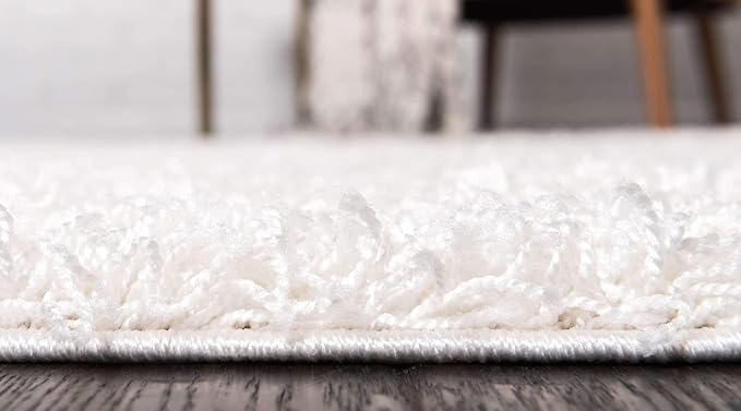 Unique Loom Solid Shag Collection Area Rug (6' 1" Round, Snow White) | Modern solid area rug for dining room, entryway & bedroom. Stain-resistant, easy-care, kid & pet friendly