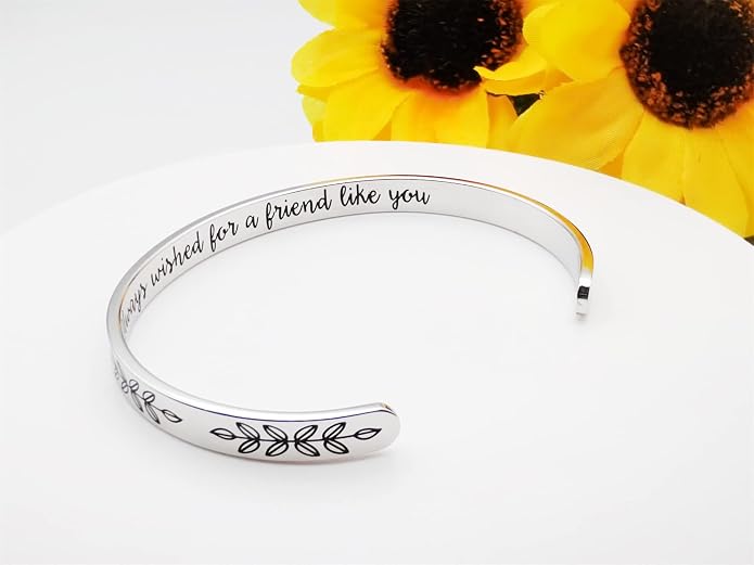 Dczosily Inspirational Bracelets for Women Stainless Steel Cuff Bracelet Engraved Jewelry Motivational Bangles Personalized Gifts for Best Friend/Mom
