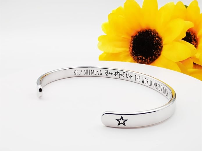 Dczosily Inspirational Bracelets for Women Stainless Steel Cuff Bracelet Engraved Jewelry Motivational Bangles Personalized Gifts for Best Friend/Mom