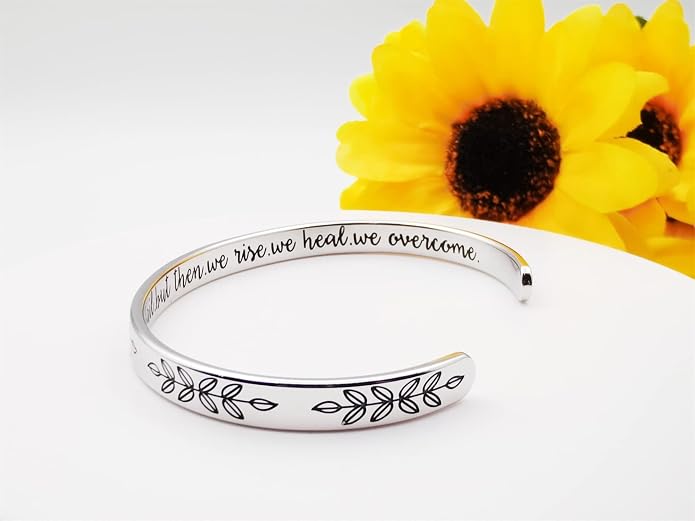 Dczosily Inspirational Bracelets for Women Stainless Steel Cuff Bracelet Engraved Jewelry Motivational Bangles Personalized Gifts for Best Friend/Mom
