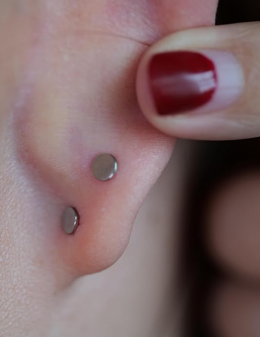 Limerencia 2Pcs 18g Titanium Internally Threaded Tragus Piercing Jewelry Nose Studs Flat Back Earrings Labret, Lip, Helix, Cartilage, Conch, Medusa Piercing for Women Men Sensitive Ears