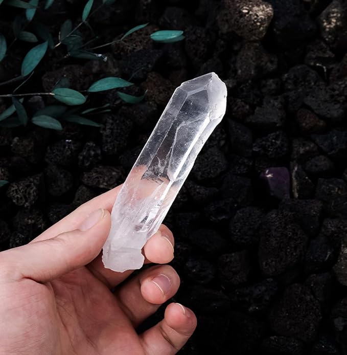 Erliway 0.22 lbs Clear Quartz Crystals Bulk, 2.36-3.94" Raw Clear Quartz Crystal Wands, Irregular Shape Rough Quartz Crystal Points for Meditation Yoga Reiki Balancing Wire Wrapping