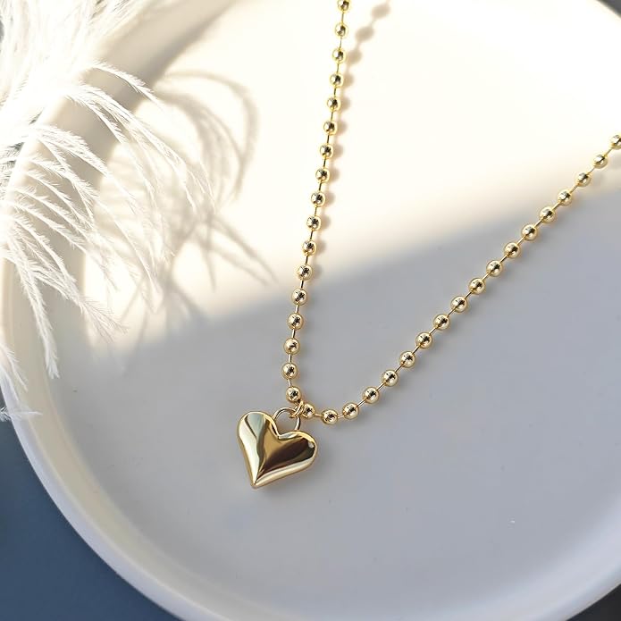 Zeffy Dainty Gold Heart Necklace for Women Trendy 14K Gold/Silver Plate Cute Heart Pendant Choker Necklaces Gold Love Heart Chain Necklace for Women Dainty Gold Jewelry Gifts for Women
