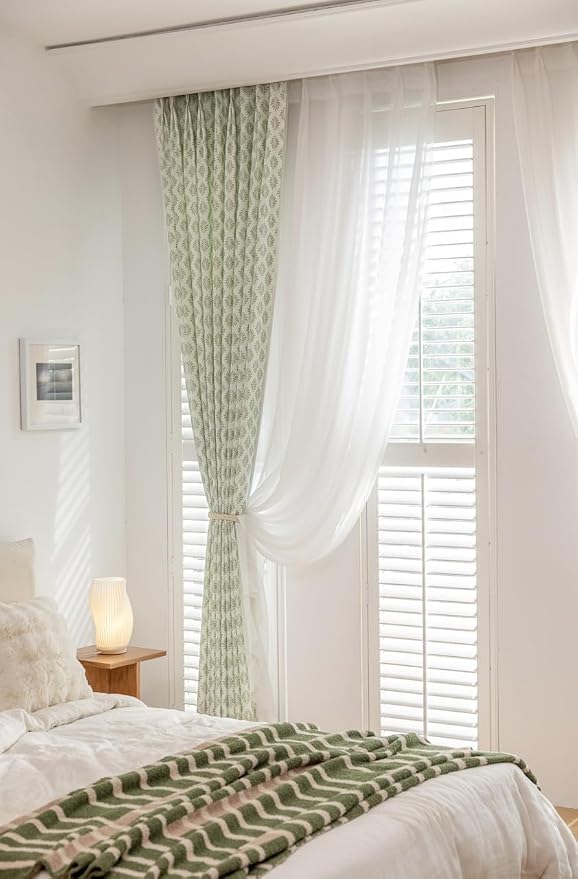 DrapePalette - Linen Blend Pinch Pleated Curtains 84 Inches Long for Living Room, Bedroom, Dining Room, Light Filtering Curtains 2 Panels Set, Modern Floral Printed Design, Pastel Grey, 30" W x 84" L