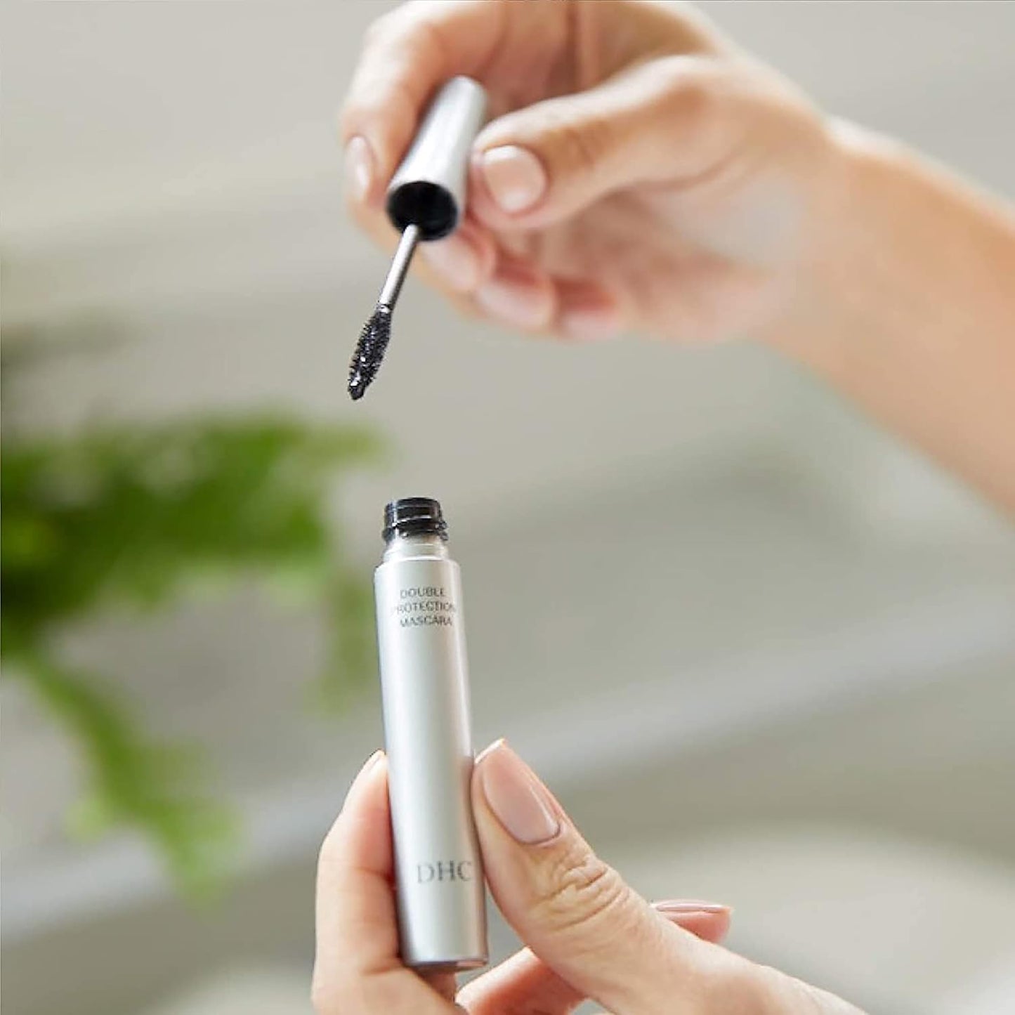 DHC Mascara Perfect Pro Double Protection 0.17 oz. Net wt. and Blotting Paper 2 pack (100 sheets x 2)