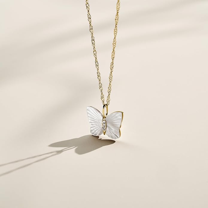 Fossil Women's Gold-Tone Stainless Steel Pendant Chain Necklace for Women