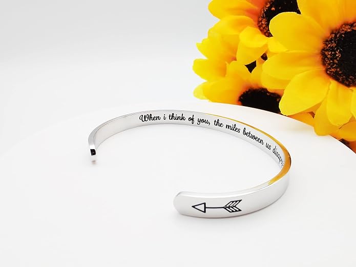 Dczosily Inspirational Bracelets for Women Stainless Steel Cuff Bracelet Engraved Jewelry Motivational Bangles Personalized Gifts for Best Friend/Mom