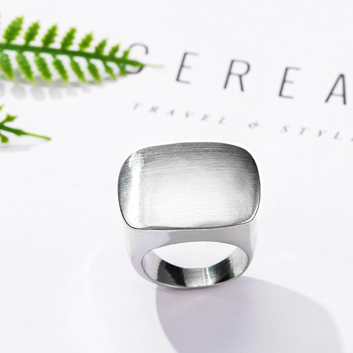 Mytys Statement Chunky Ring Square Gold Plated, Minimalist Modern Geometric Dome Fashion Rings for Women, Trendy Oversized Band Ring Jewelry Gift