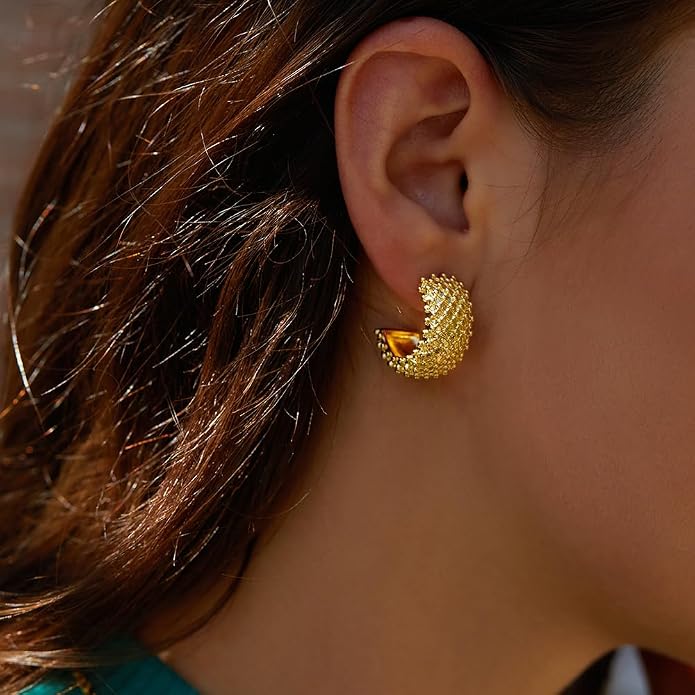 FRUMOS 18K Gold Plated Chunky Hoop Earrings for Women Fashion Thick Gold Hoops Set Jewelry for Birthday Christmas Gifts