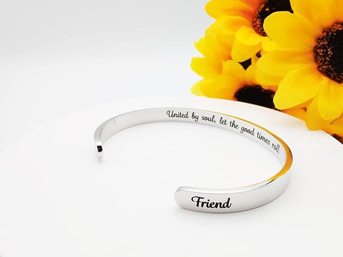 Dczosily Inspirational Bracelets for Women Stainless Steel Cuff Bracelet Engraved Jewelry Motivational Bangles Personalized Gifts for Best Friend/Mom