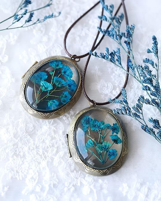 Handmade Oval Shaped Photo Locket with dried Pressed Flowers Locket pendant Necklace