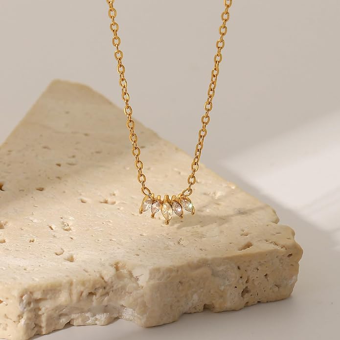Unisex Celestial Gold Pendant Necklaces, Sun/Moon/Star/Angle Celestial Elements Unisex Choker Gold Lover Chains for Men and Women Jewelry