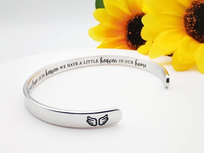Dczosily Inspirational Bracelets for Women Stainless Steel Cuff Bracelet Engraved Jewelry Motivational Bangles Personalized Gifts for Best Friend/Mom