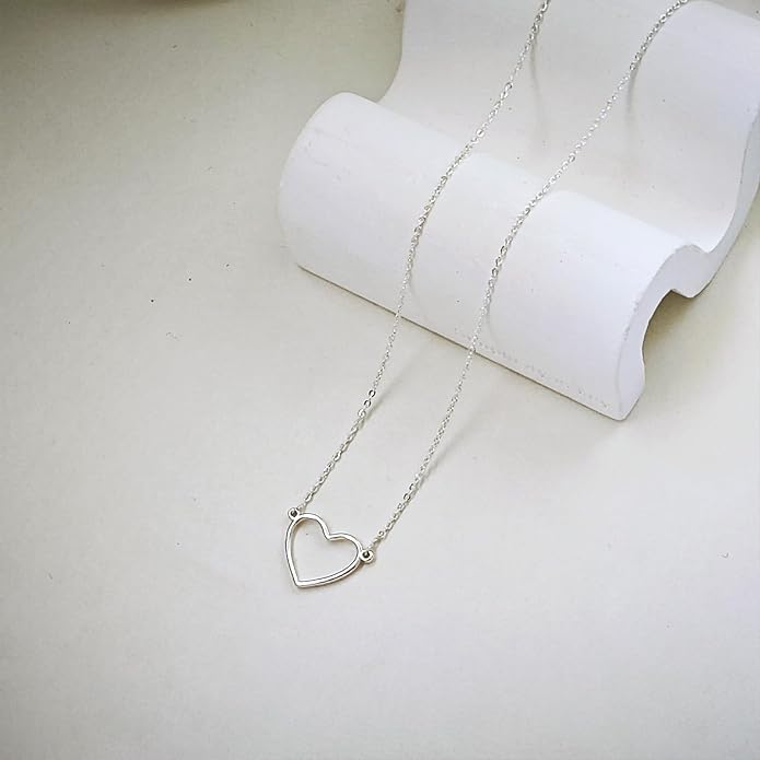 Airmb Cute Heart Necklace for Women Gold/Silver Plated Heart Pendant Choker Necklaces Tendy Love Heart Chain Necklace Dainty Gold/Silver Necklace Jewelry Gifts for Women