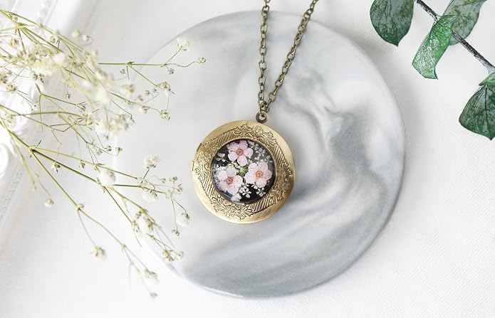 Handmade Oval Shaped Photo Locket with dried Pressed Flowers Locket pendant Necklace