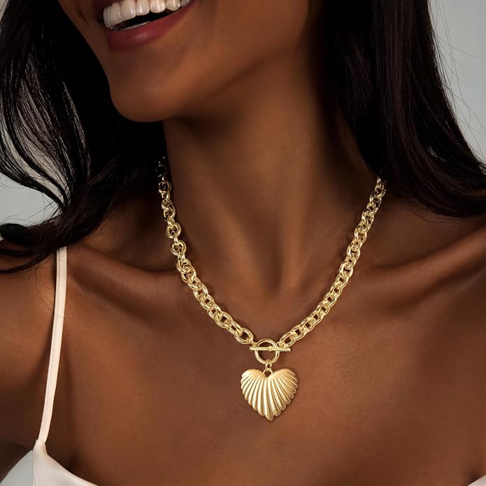 HERIER Cute Heart Necklace Dainty 18k Gold Plated Tiny Heart Pendant Choker Necklaces Small Gold Love Open Heart Chain Necklace for Women Simple Gold Necklace for Women Trendy Jewelry