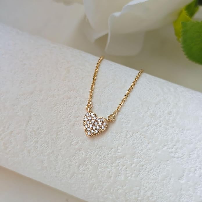 Airmb Cute Heart Necklace for Women Gold/Silver Plated Heart Pendant Choker Necklaces Tendy Love Heart Chain Necklace Dainty Gold/Silver Necklace Jewelry Gifts for Women