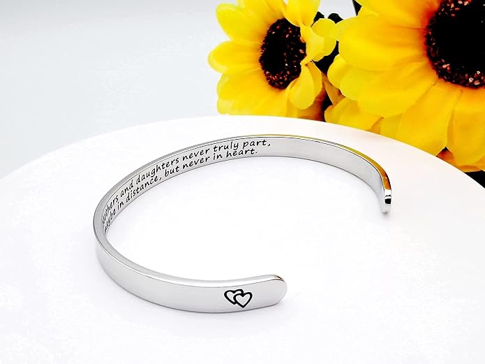 Dczosily Inspirational Bracelets for Women Stainless Steel Cuff Bracelet Engraved Jewelry Motivational Bangles Personalized Gifts for Best Friend/Mom