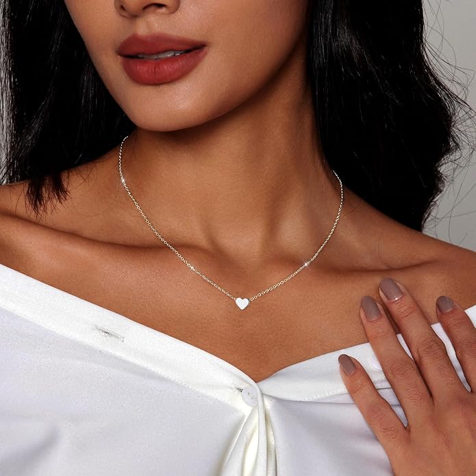 Zeffy Dainty Gold Heart Necklace for Women Trendy 14K Gold/Silver Plate Cute Heart Pendant Choker Necklaces Gold Love Heart Chain Necklace for Women Dainty Gold Jewelry Gifts for Women