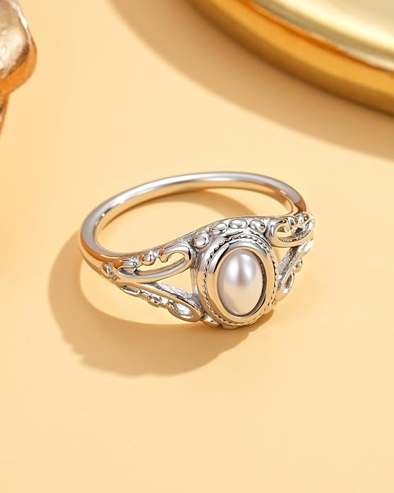 YeGieonr Non Tarnish Gold Signet Rings for Women - Waterproof 18K Gold Plated Stainless Steel Pearl Ring, Statement Ring for Everyday Wear