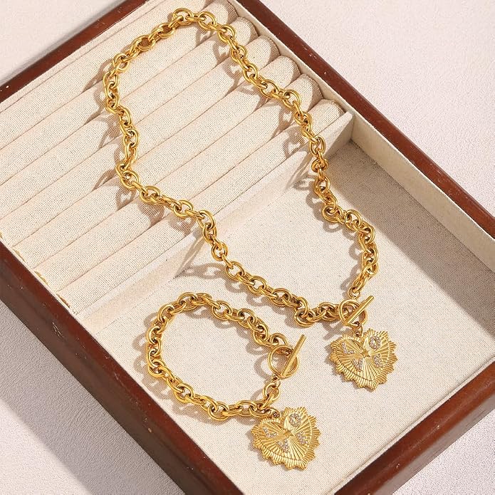 Chunky Gold Heart Necklace for Women, 18K Gold Plated Puffy Heart Pendant with Thick Paperclip Chain, Large Statement Choker Necklace, Vintage Style Stainless Steel Jewelry Gift for Christmas, Birthday, Valentine‘s Day