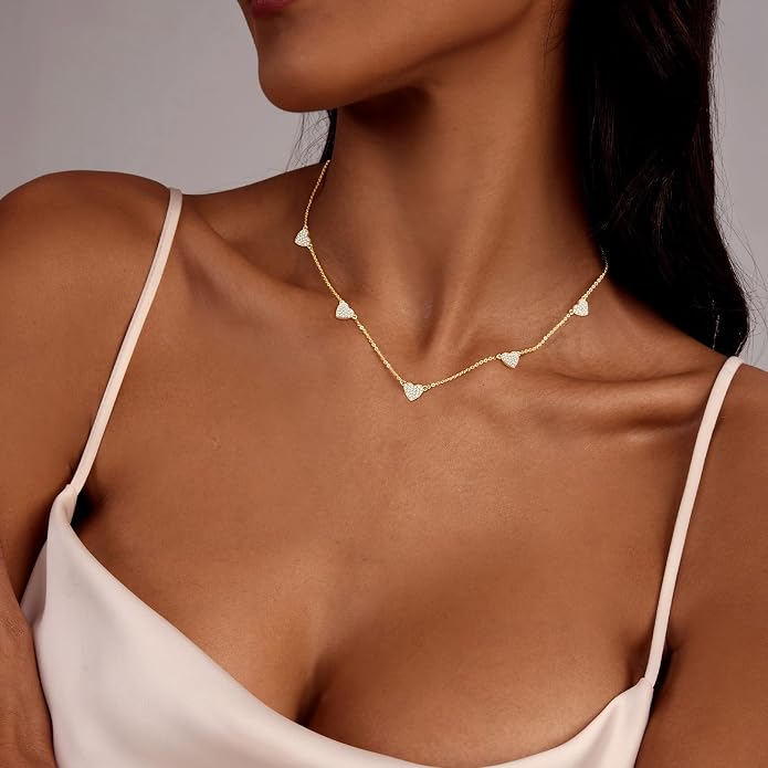 Zeffy Dainty Gold Heart Necklace for Women Trendy 14K Gold/Silver Plate Cute Heart Pendant Choker Necklaces Gold Love Heart Chain Necklace for Women Dainty Gold Jewelry Gifts for Women