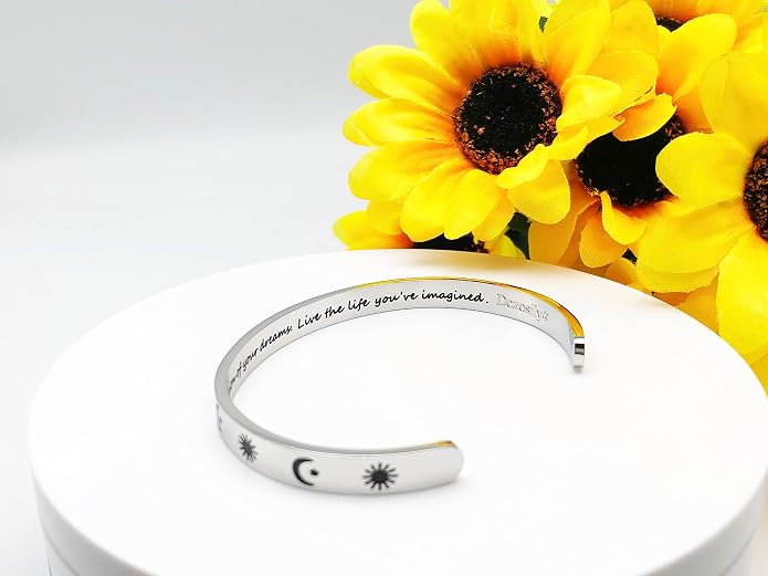 Dczosily Inspirational Bracelets for Women Stainless Steel Cuff Bracelet Engraved Jewelry Motivational Bangles Personalized Gifts for Best Friend/Mom