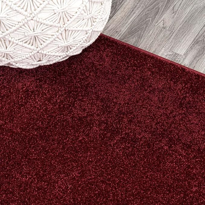 JONATHAN Y Haze Solid Low-Pile Dark Red 5' Round Indoor Area Rug, Coastal,Bohemian,Minimalist,Classic, Easy-Cleaning for Living Room,Bedroom,Kitchen,Pet Friendly,Non-Shedding (SEU100Q-5R)