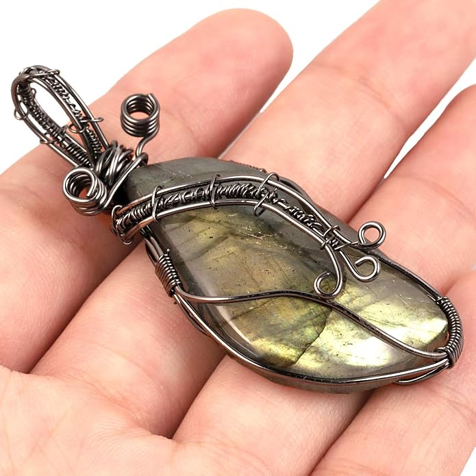 TUMBEELLUWA Labradorite Necklace Irregular Shape Wire Wrapped Quartz Crystal Pendant with Chain Healing Stone Jewelry