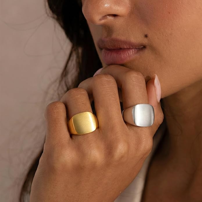 Mytys Statement Chunky Ring Square Gold Plated, Minimalist Modern Geometric Dome Fashion Rings for Women, Trendy Oversized Band Ring Jewelry Gift