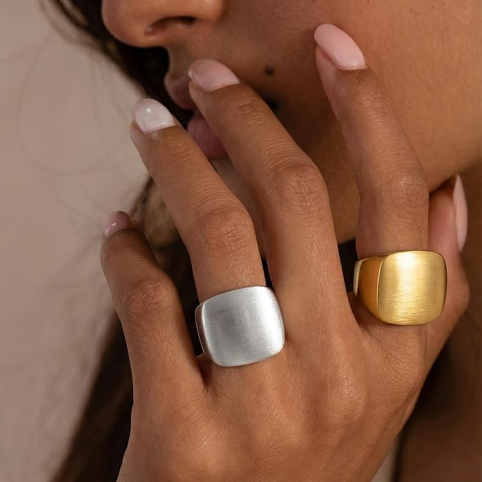 Mytys Statement Chunky Ring Square Gold Plated, Minimalist Modern Geometric Dome Fashion Rings for Women, Trendy Oversized Band Ring Jewelry Gift
