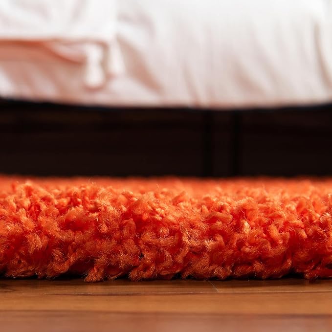 Unique Loom Solid Shag Collection Area Rug (3' 3" x 5' 3" Oval, Tiger Orange)