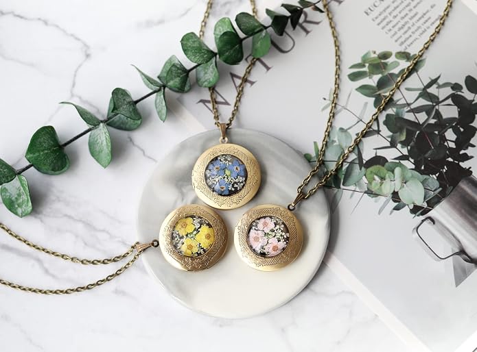 Handmade Oval Shaped Photo Locket with dried Pressed Flowers Locket pendant Necklace
