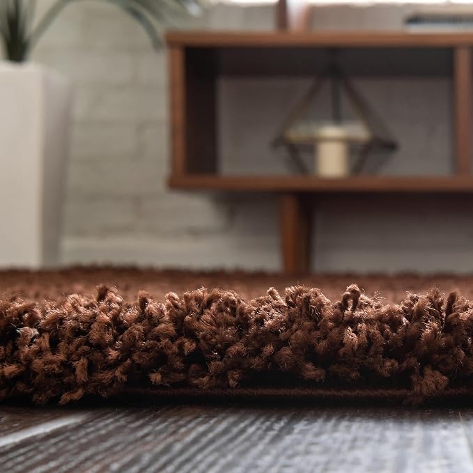 Unique Loom Solid Shag Collection Area Rug (5' 1" x 8' Oval, Chocolate Brown)