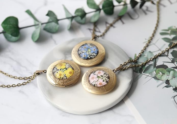 Handmade Oval Shaped Photo Locket with dried Pressed Flowers Locket pendant Necklace