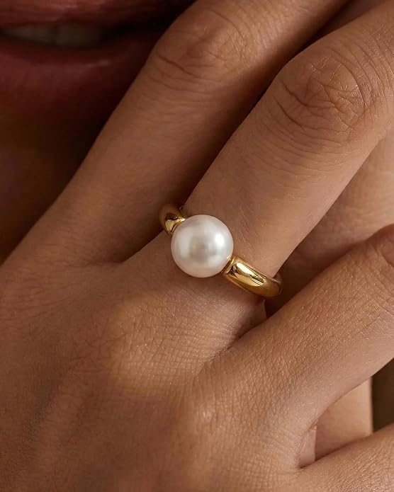 YeGieonr Non Tarnish Gold Signet Rings for Women - Waterproof 18K Gold Plated Stainless Steel Pearl Ring, Statement Ring for Everyday Wear