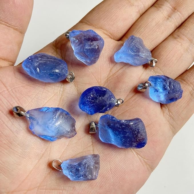 10pcs Irregular Raw Natural Blue Crystal Rock Stone Pendant Healing Crystal Chakra Gemstone Charm for Jewelry Making DIY Necklace Earrings Accessories Reiki