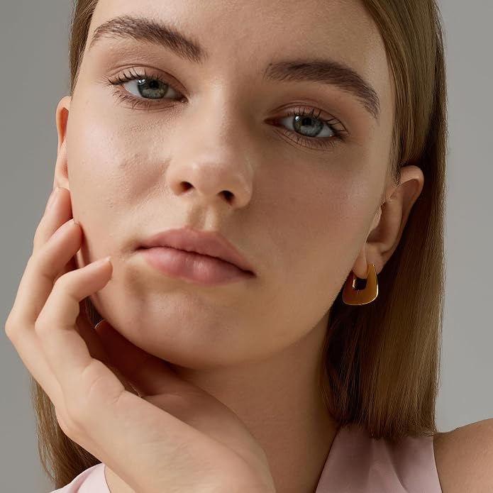 FRUMOS 18K Gold Plated Chunky Hoop Earrings for Women Fashion Thick Gold Hoops Set Jewelry for Birthday Christmas Gifts