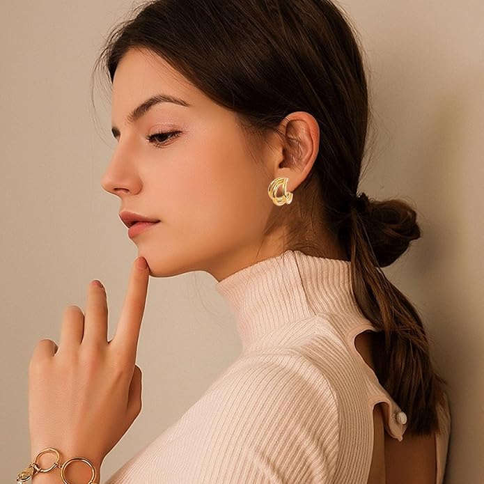 18K Gold Plated Hoop Earrings for Women Chunky Huggie Earrings Minimalist Gold Jewelry Valentine's Day Gift for Girlfriend Wife