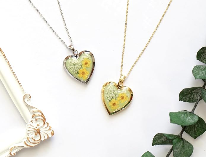Handmade Heart Shaped Dried Pressed Forget Me Not Flower Photo Locket Pendant Necklace
